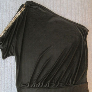 MODA INTERNATIONAL BLACK ONE BEADED SHOULDER TOP
